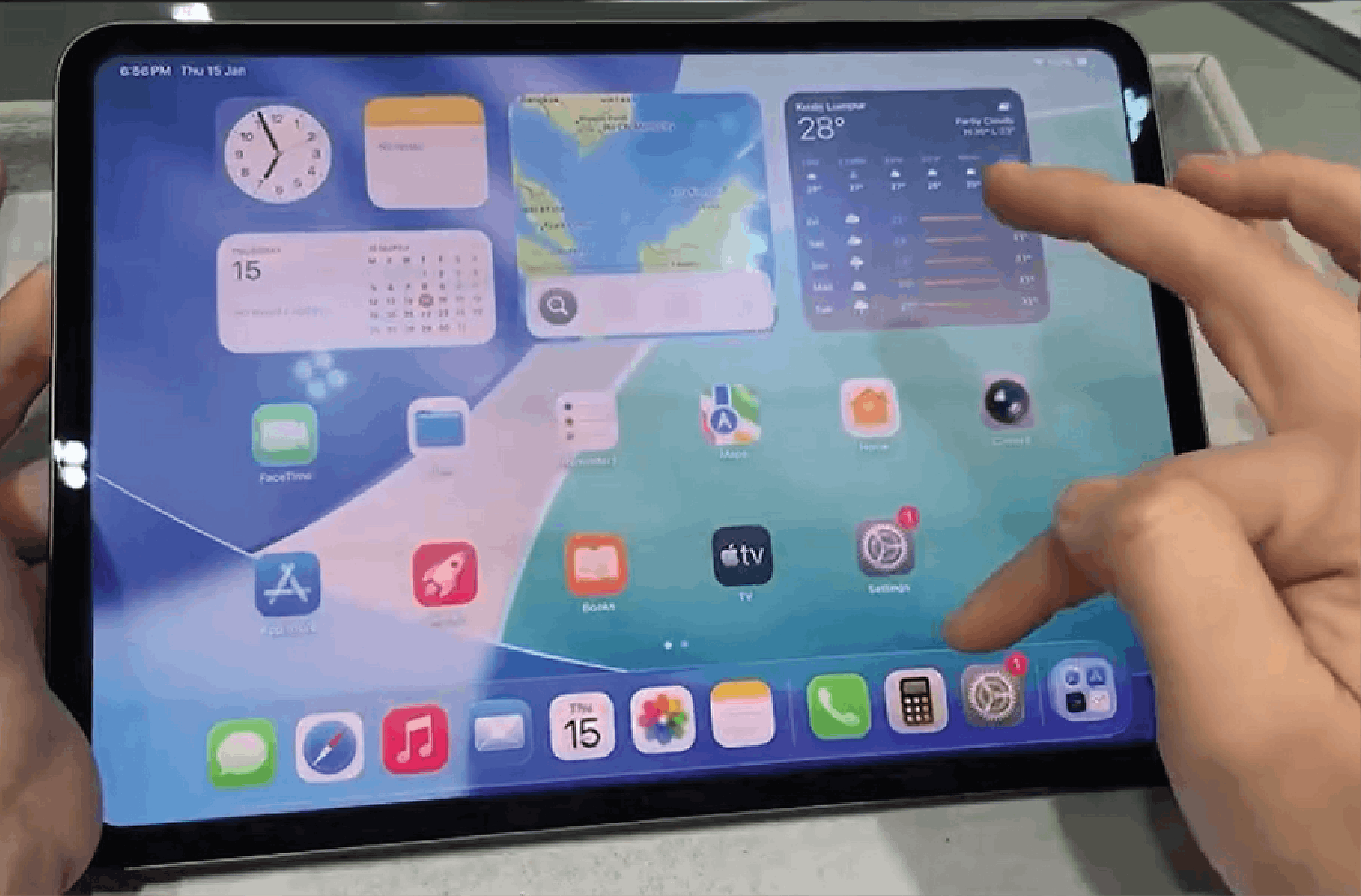 Used iPad Pro 13-inch (M4) Video